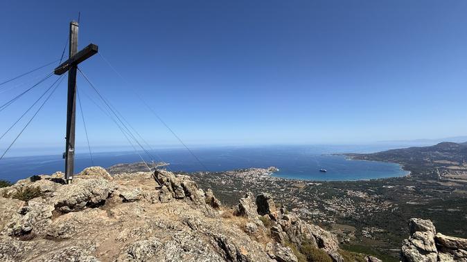A maghjina - Quandu a muntagna scontra u mare