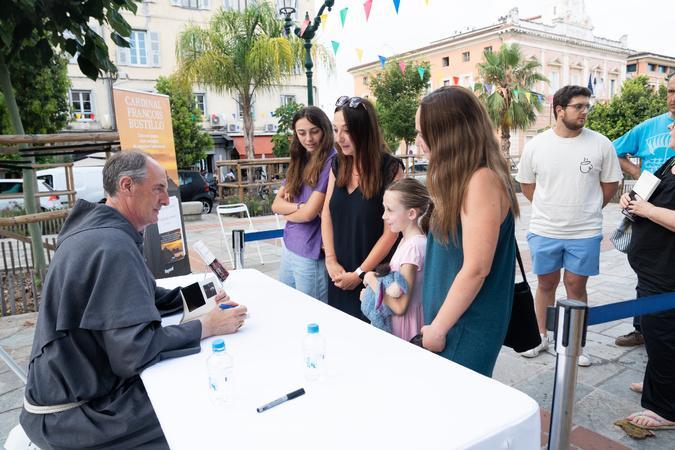 Avec son deuxième tome des Carnets corses, le cardinal Bustillo veut raconter « le potentiel lumineux » de la Corse