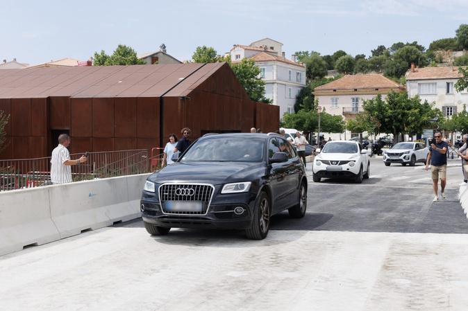 À Saint-Florent, le pont rouvre six mois après son effondrement À Saint-Florent, le pont rouvre six mois après son effondrement