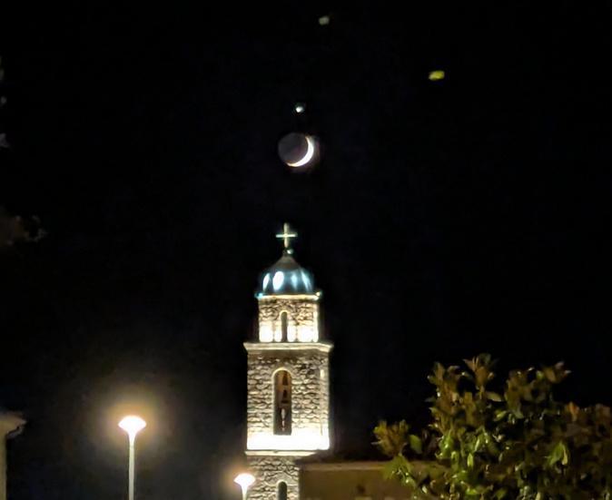 A màghjina - U campanile di Prupià sott'à u surrisu di a Luna