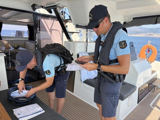 Au large d'Ajaccio, les gendarmes veillent sur la saison estivale Au large d'Ajaccio, les gendarmes veillent sur la saison estivale
