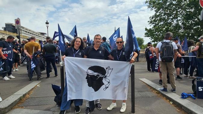 "On ramasse les miettes" : Unité Corse en mobilisation à Paris pour défendre les policiers de l'île