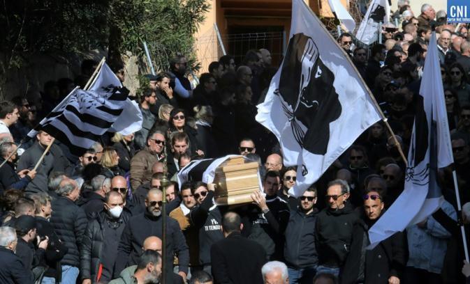 Assassinat d'Yvan Colonna: la justice confirme le renvoi du détenu radicalisé Elong Abé devant les assises Assassinat d'Yvan Colonna: la justice confirme le renvoi du détenu radicalisé Elong Abé devant les assises