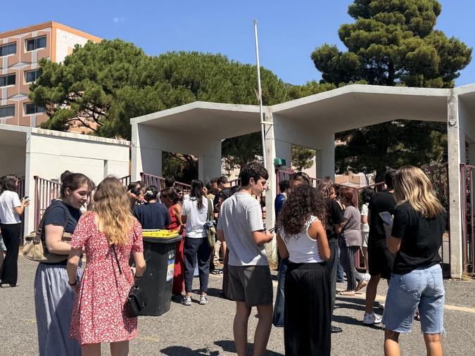 Bac 2026 : les premières réactions après l'annonce des résultats Bac 2026 : les premières réactions après l'annonce des résultats