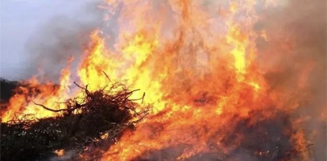 Trois départs de feu sur la commune d’Appietto, d’importants moyens engagés Trois départs de feu sur la commune d’Appietto, d’importants moyens engagés