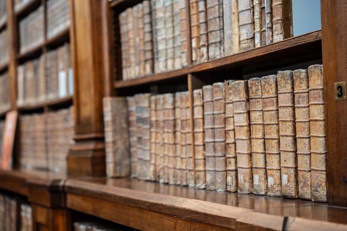 À la bibliothèque Fesch d'Ajaccio, une exposition raconte l'histoire méconnue des portraits d'auteurs À la bibliothèque Fesch d'Ajaccio, une exposition raconte l'histoire méconnue des portraits d'auteurs