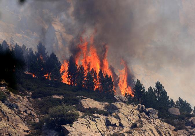EN IMAGES - L'Incendie dans la Restonica progresse en direction des Grutelle EN IMAGES - L'Incendie dans la Restonica progresse en direction des Grutelle
