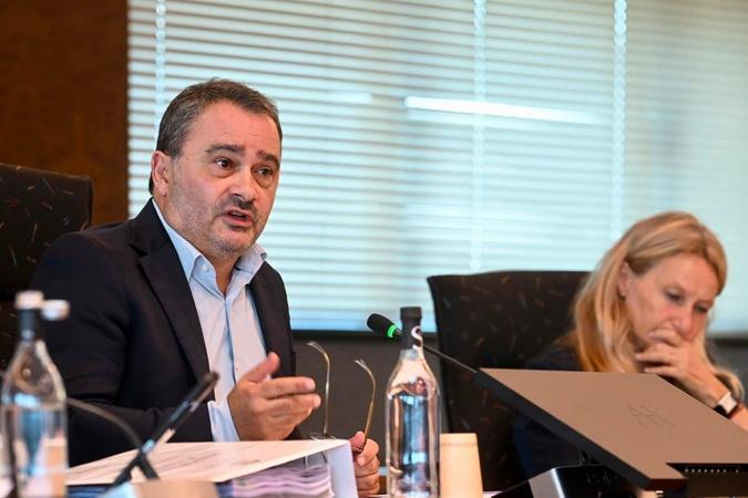 Parking du Diamant à Ajaccio : la hausse des tarifs fait grincer des dents, Stéphane Sbraggia assume et règle ses comptes avec le groupe GTM/Vinci Parking du Diamant à Ajaccio : la hausse des tarifs fait grincer des dents, Stéphane Sbraggia assume et règle ses comptes avec le groupe GTM/Vinci