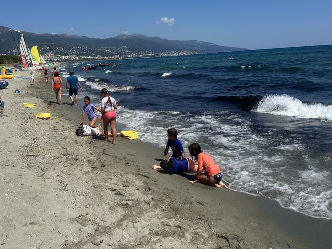 Prévention des noyades à Furiani : sur la plage de la Marana, les enfants apprennent les bons réflexes Prévention des noyades à Furiani : sur la plage de la Marana, les enfants apprennent les bons réflexes