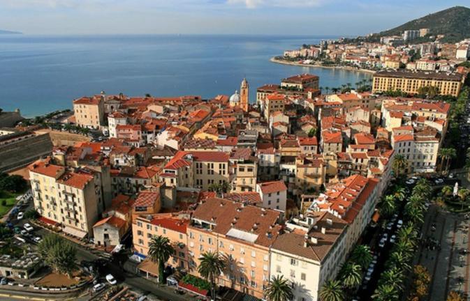 À Ajaccio, les biens communaux ne pourront plus devenir des « Airbnb » À Ajaccio, les biens communaux ne pourront plus devenir des « Airbnb »