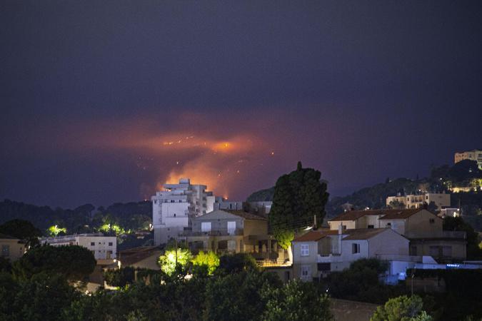 Incendie à Biguglia : 100 hectares parcourus, le feu reste actif sur un secteur