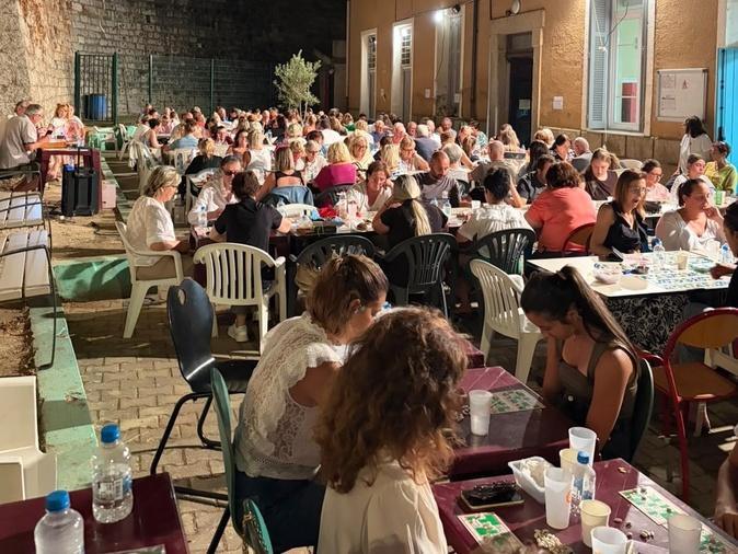 À Petreto-Bicchisano, le comité des fêtes redonne vie au village avant le concert de Jean-Charles Papi