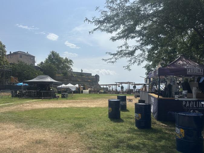À Bastia, les derniers préparatifs avant l’ouverture du festival Porto Latino À Bastia, les derniers préparatifs avant l’ouverture du festival Porto Latino