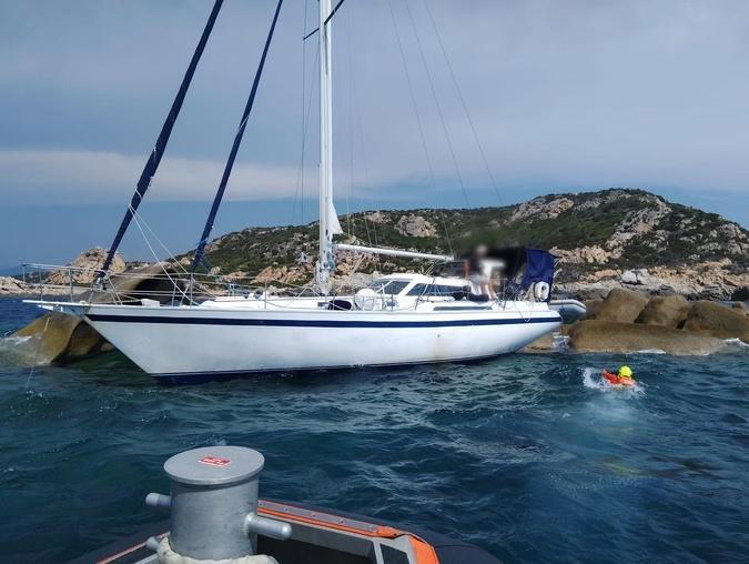 Un voilier percute des rochers au large de Campomoro, le skipper secouru par la SNSM