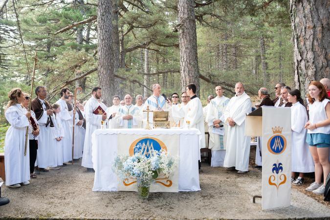 À Bavella, des centaines de fidèles réunis pour le pèlerinage de Notre-Dame des Neiges À Bavella, des centaines de fidèles réunis pour le pèlerinage de Notre-Dame des Neiges