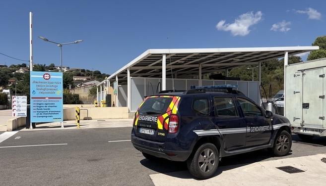 Restrictions d’eau : à Alata et Porticcio, les agents passent au… contrôle Restrictions d’eau : à Alata et Porticcio, les agents passent au… contrôle