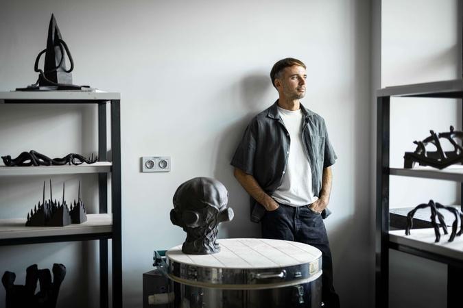À Oletta, l’artiste Yan Tomaszewski fait dialoguer mazzeri, shifting et agriculture