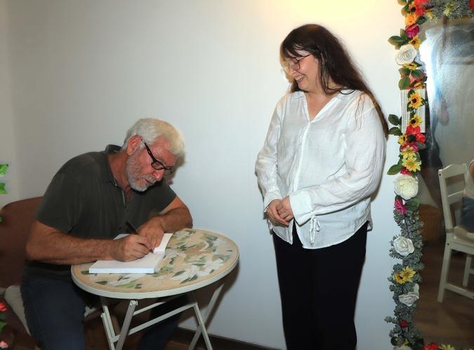 Corte - « Les contes infusés », la librairie-salon de thé de Laure Pelegris