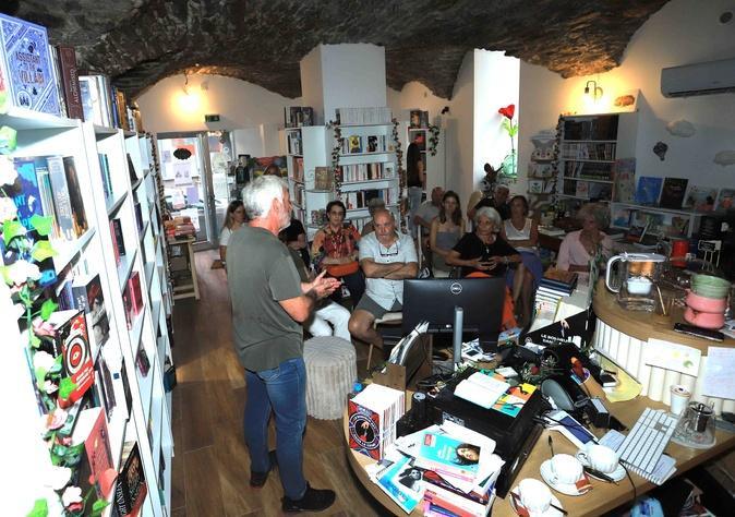 Corte - « Les contes infusés », la librairie-salon de thé de Laure Pelegris