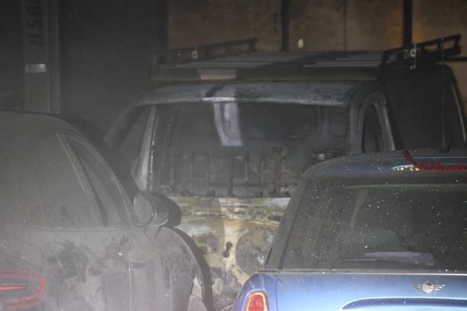 Furiani : un incendie se déclare dans un garage automobile, plusieurs véhicules touchés Furiani : un incendie se déclare dans un garage automobile, plusieurs véhicules touchés