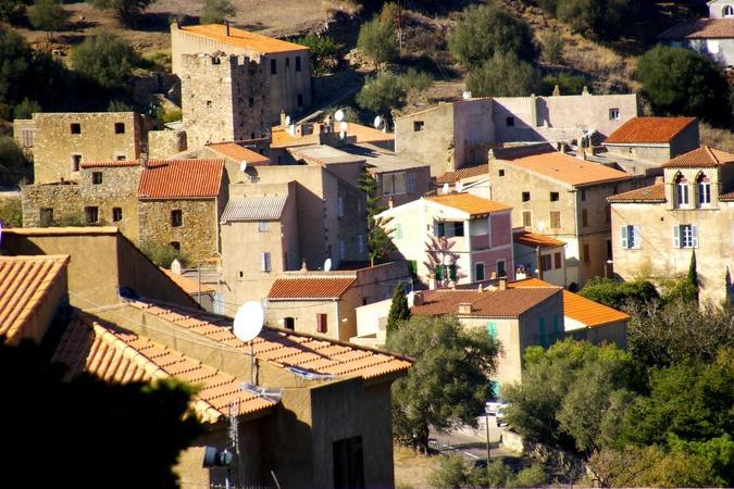 Deux maires corses relancent la bataille pour obtenir un statut de résident