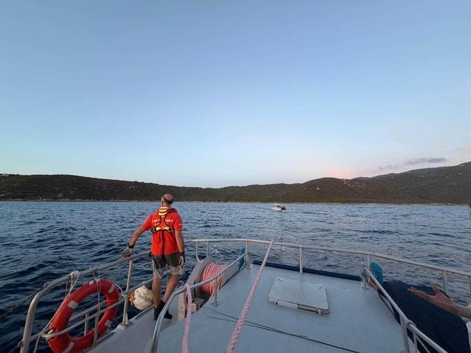 La SNSM d'Ajaccio porte assistance à un bateau échoué dans le secteur de la pointe de la Castagna