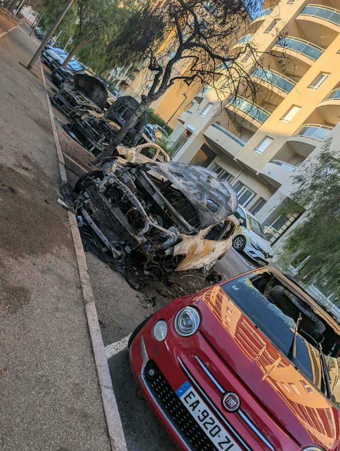 Six véhicules détruits par un incendie dans la nuit à Bastia