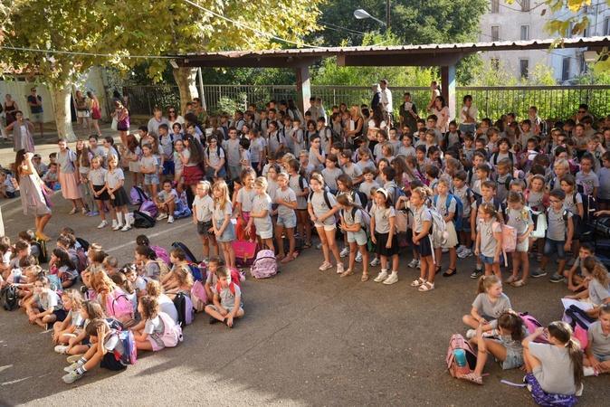 Ajaccio : À l'école Notre-Dame de l’Assomption, l’uniforme fait sa première rentrée Ajaccio : À l'école Notre-Dame de l’Assomption, l’uniforme fait sa première rentrée
