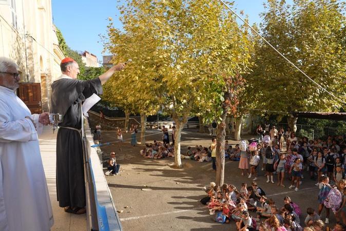 Ajaccio : À l'école Notre-Dame de l’Assomption, l’uniforme fait sa première rentrée Ajaccio : À l'école Notre-Dame de l’Assomption, l’uniforme fait sa première rentrée