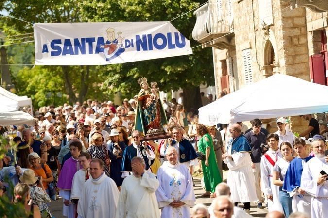 EN IMAGES - À Casamaccioli, des milliers de fidèles réunis pour célébrer a Santa di u Niolu EN IMAGES - À Casamaccioli, des milliers de fidèles réunis pour célébrer a Santa di u Niolu