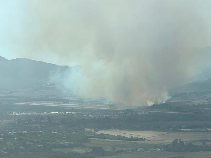 Incendie entre Calvi et Calenzana : 18 hectares parcourus et le trafic aérien interrompu