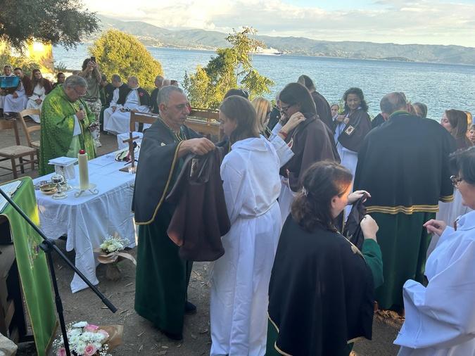 Ajaccio - A Cunfratèrnita di a Madonna di u Carmelu installée à la chapelle des Grecs Ajaccio - A Cunfratèrnita di a Madonna di u Carmelu installée à la chapelle des Grecs
