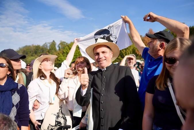 EN IMAGES - Près de 200 pèlerins corses à Lourdes à la rencontre du Pape Léon XIV