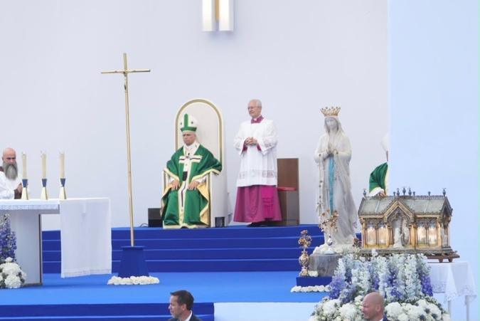EN IMAGES - Près de 200 pèlerins corses à Lourdes à la rencontre du Pape Léon XIV EN IMAGES - Près de 200 pèlerins corses à Lourdes à la rencontre du Pape Léon XIV