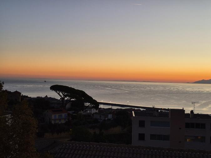 A màghjina - E coste taliane in l’alba serena