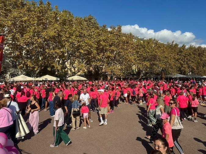 Octobre Rose : Près de 1 500 personnes dans les rues de Bastia pour A Bastiaccia