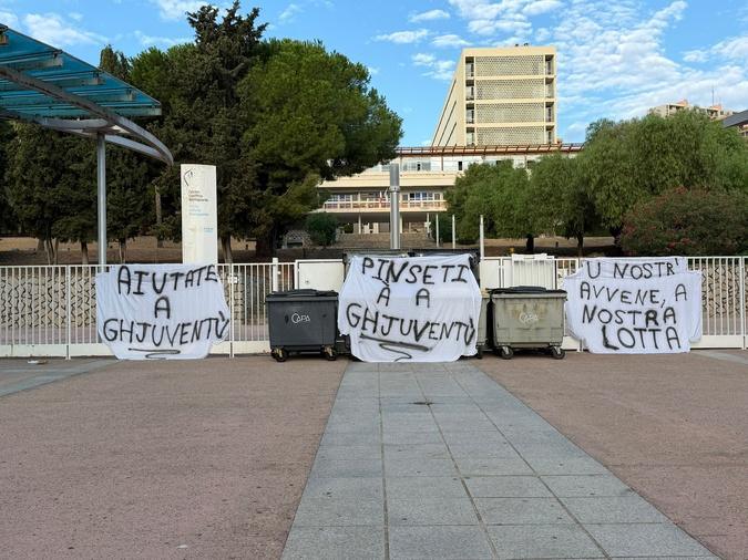 Mobilisation lycéenne : en Corse, les élèves se mobilisent et appellent au calme Mobilisation lycéenne : en Corse, les élèves se mobilisent et appellent au calme