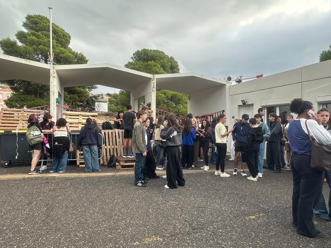 Mobilisation lycéenne : en Corse, les élèves se mobilisent et appellent au calme Mobilisation lycéenne : en Corse, les élèves se mobilisent et appellent au calme