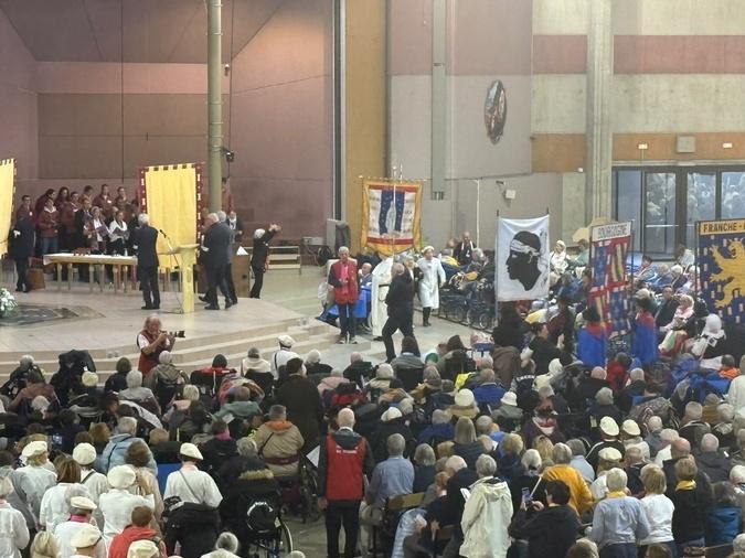Pèlerinage du Rosaire : à Lourdes, les pèlerins corses vivent des moments d’émotion Pèlerinage du Rosaire : à Lourdes, les pèlerins corses vivent des moments d’émotion