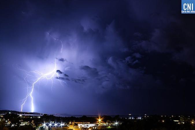 Intempéries en Corse : la Haute-Corse passe en vigilance rouge, plusieurs routes fermées Intempéries en Corse : la Haute-Corse passe en vigilance rouge, plusieurs routes fermées