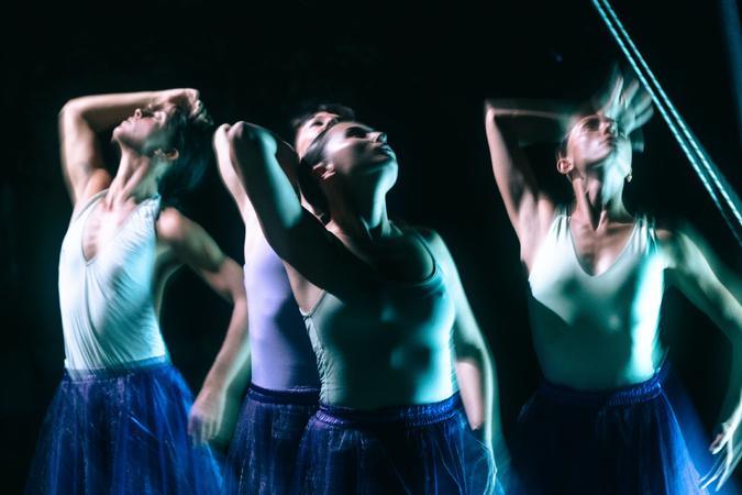 Bal’Dilà, quand la danse contemporaine fait revivre la mémoire corse Bal’Dilà, quand la danse contemporaine fait revivre la mémoire corse