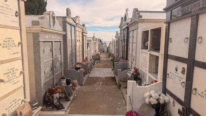 Bastia - « Le cimetière, c’est une ville dans la ville », raconte sa directrice Sandrine Memi Bastia - « Le cimetière, c’est une ville dans la ville », raconte sa directrice Sandrine Memi