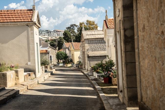 Au cimetière marin du Canicciu, près deux siècles d’histoire ajaccienne gravés dans la pierre