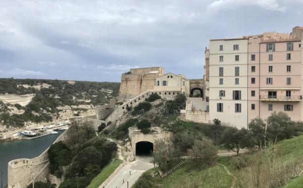 Élaborer un plan local d'urbanisme à Bonifacio : mission impossible ?
