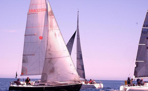  Voile - "Mare è Vela" (Stéphane Beaume) conserve le trophée des clubs