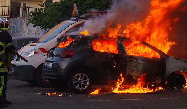Barbaggio, Biguglia, Bastia : 5 véhicules détruits par des incendies