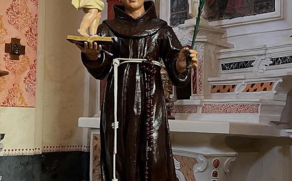 Piazzole d’Orezza : la statue de Saint Antoine fait son retour dans l’église