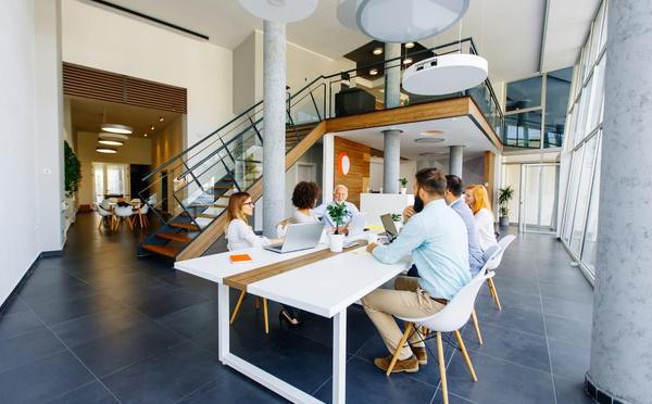 Comment agencer ses bureaux professionnels : les tendances à suivre en 2025