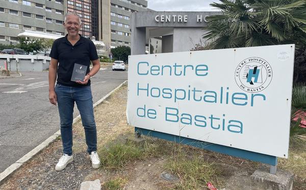 Avec "Le souvenir de l’invisible", Franck Le Duff signe un roman initiatique sur la quête de soi et la force du silence.