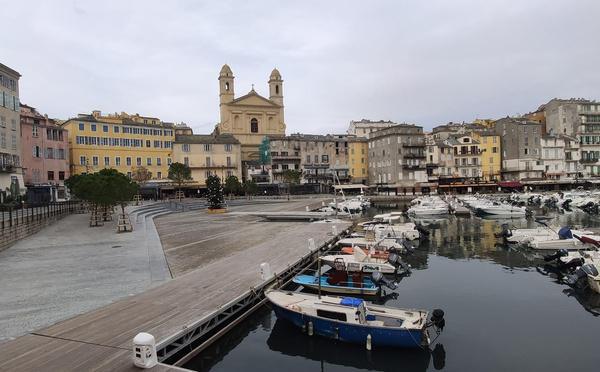 A màghjina - U vechju portu di Bastia senza un fiatu